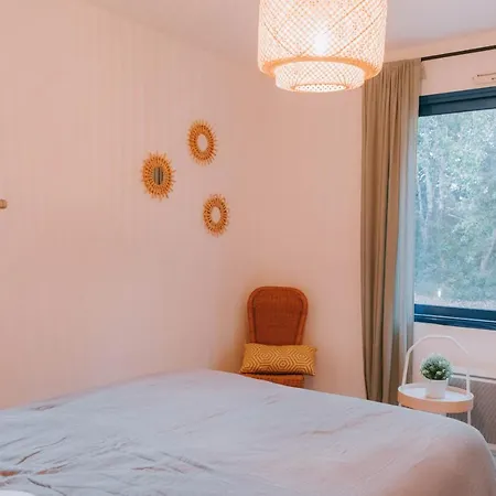 100m De La - Belle Maison Pour 8 *