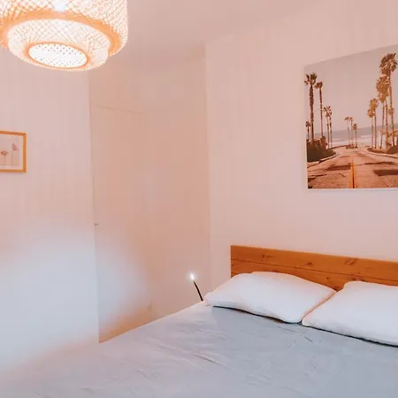 100m De La - Belle Maison Pour 8 Holiday home
